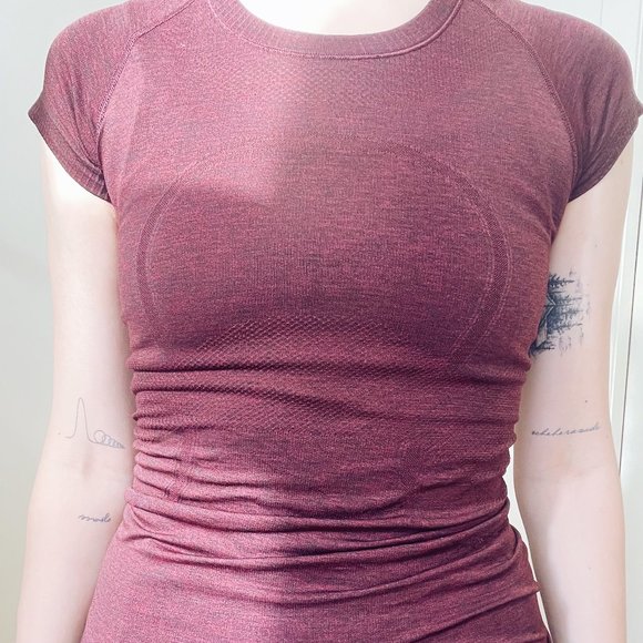 LULULEMON Swiftly Tech Short Sleeve Shirt Size Small